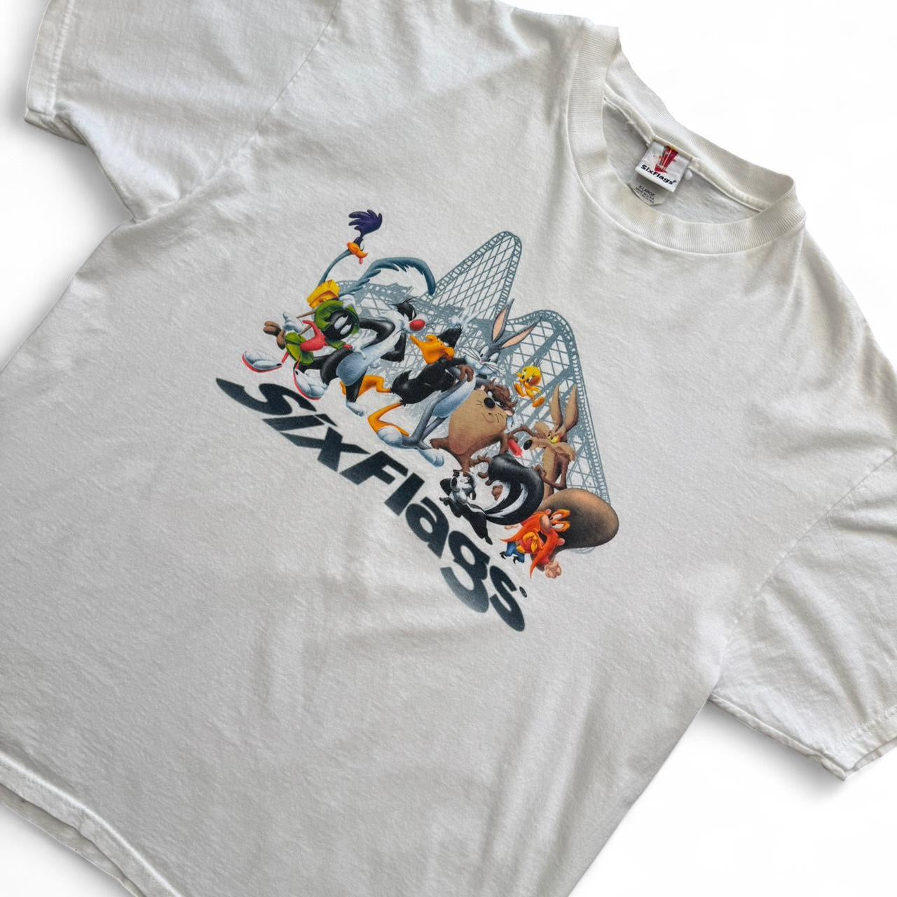 Y2K Looney Tunes Six Flags Theme Park Souvenir Tee