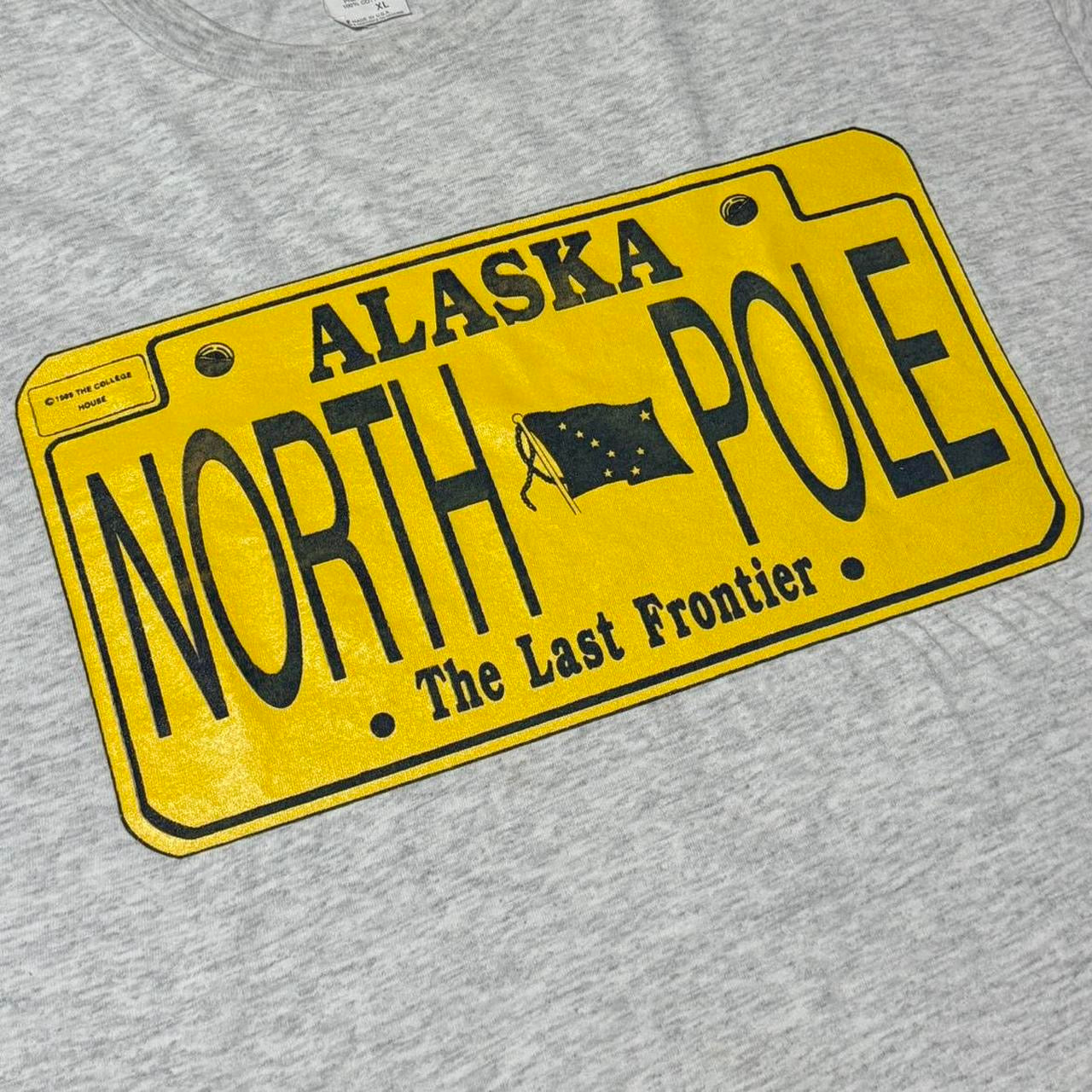90s Grey Alaska North Pole The Last Frontier License Plate Tee