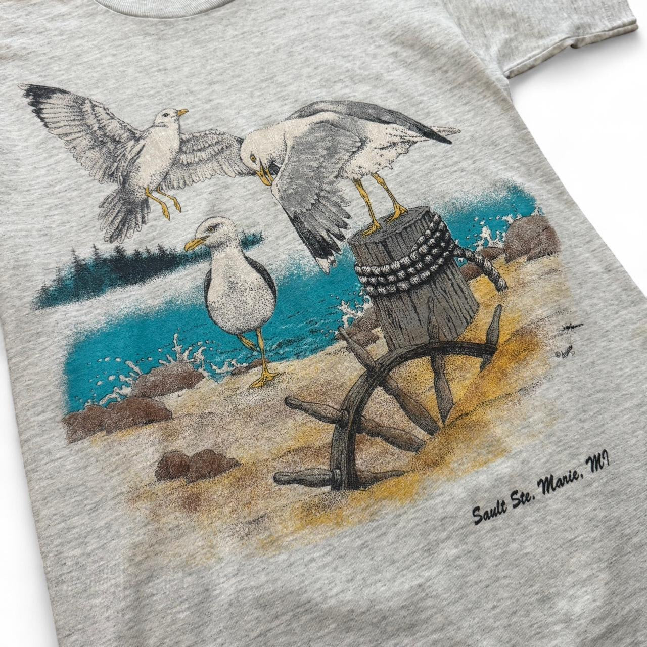 90s Seagulls Beach Nature Tee