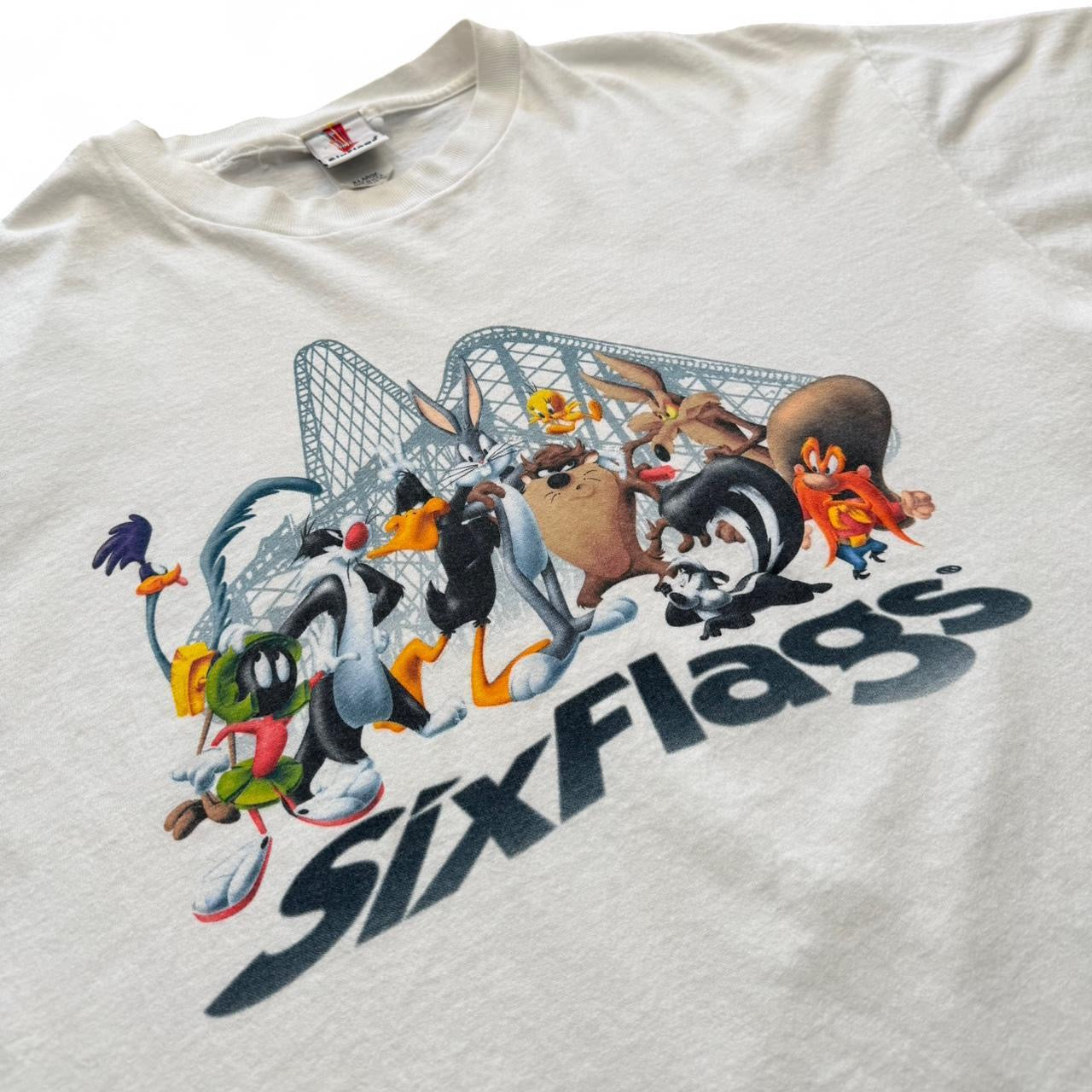 Y2K Looney Tunes Six Flags Theme Park Souvenir Tee