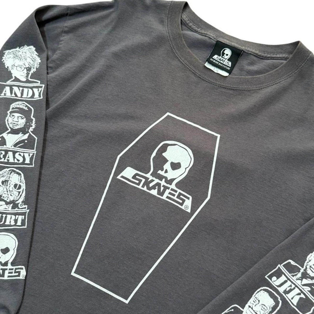 90s Skull Skates Famous Dead People Portraits Coffin Long Sleeve Shirt