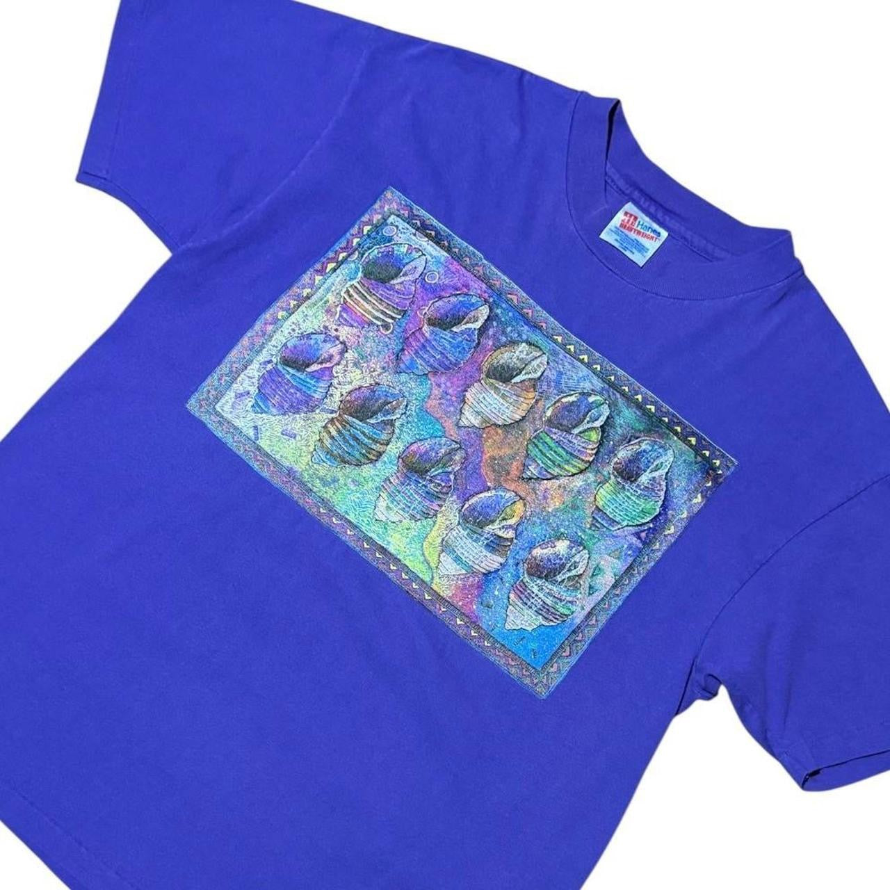 90s Seashell Conch Ocean Coastal Art Beach Surf Nature Graphic T-shirt