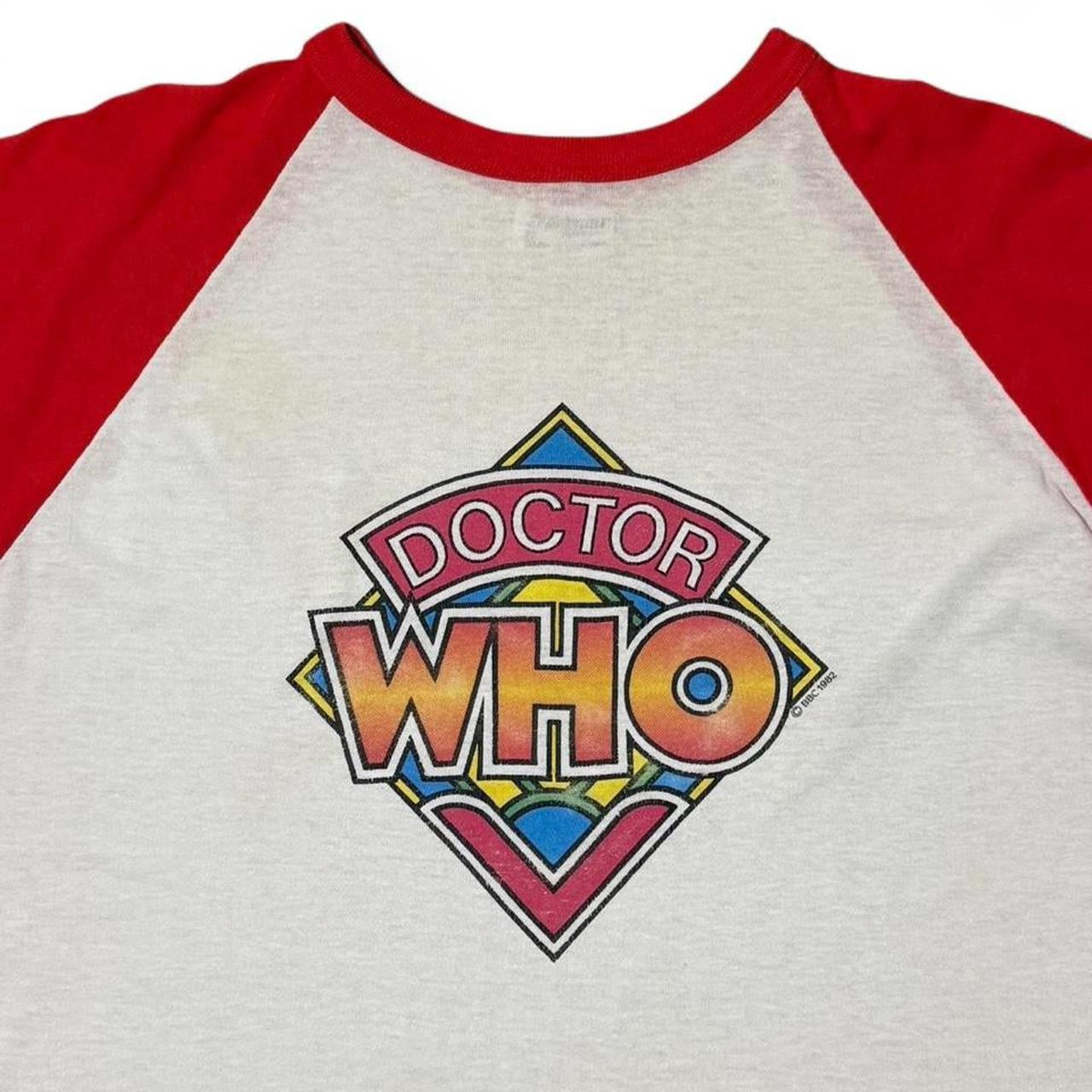Vintage 1982 Doctor Who BBC Production Sci-FI Tv Show Promo Raglan Shirt