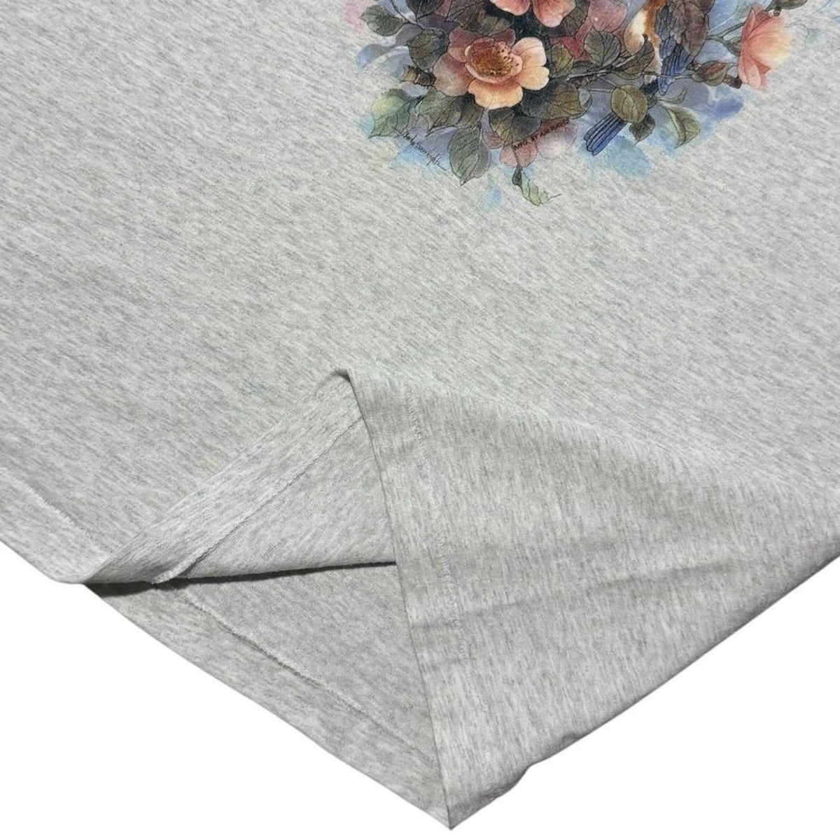90s Bluebird Floral Bird Roses Avian Animal Cottage Art Graphic T-shirt