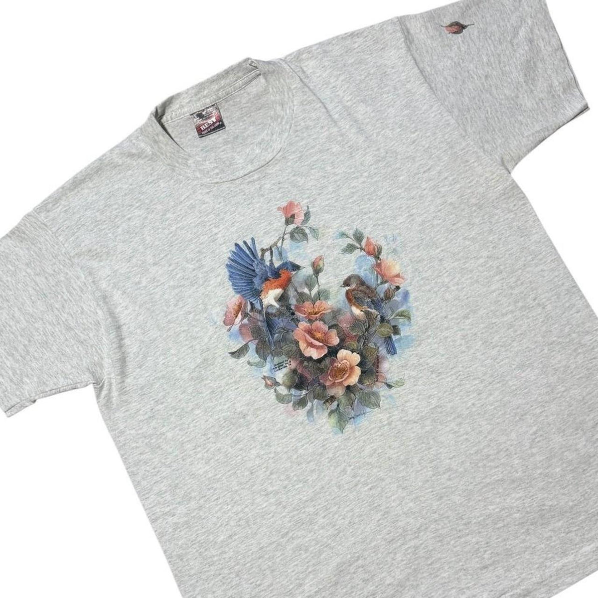 90s Bluebird Floral Bird Roses Avian Animal Cottage Art Graphic T-shirt