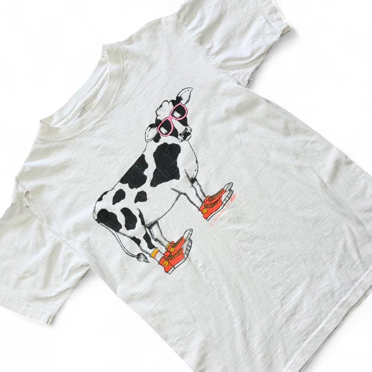 Vintage ‘89 Cool Smiley Cow Animal Funny Cute Art Graphic T-shirt