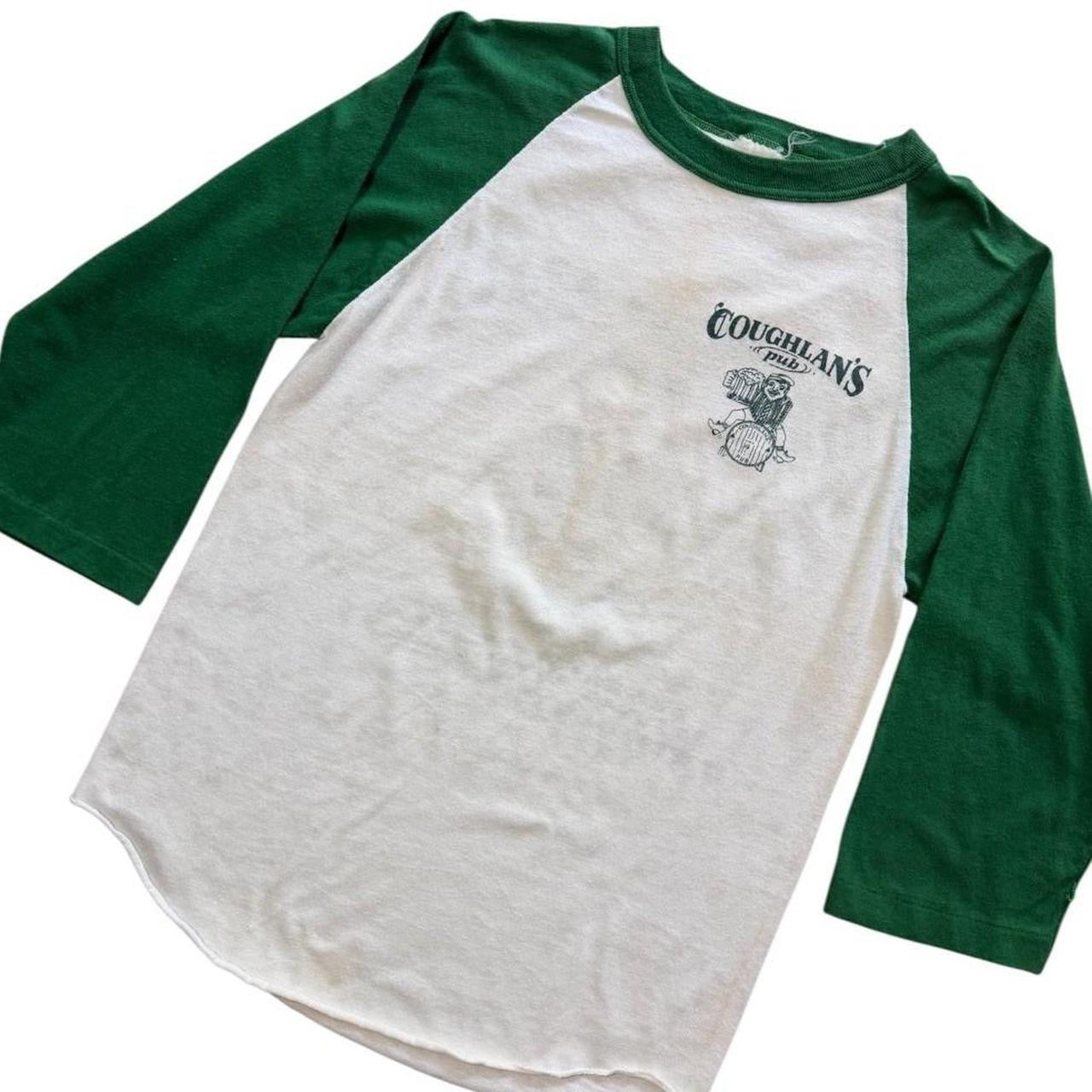 80s Coughlans Pub New York Irish Leprechaun Art Raglan Baseball T-shirt