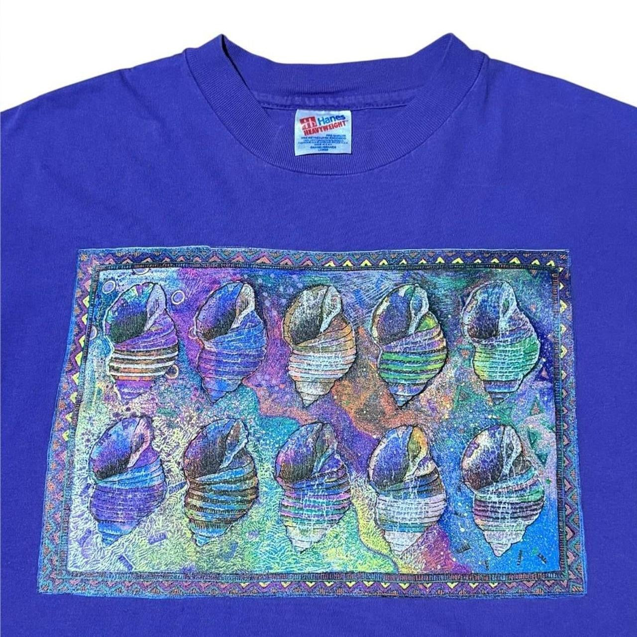 90s Seashell Conch Ocean Coastal Art Beach Surf Nature Graphic T-shirt