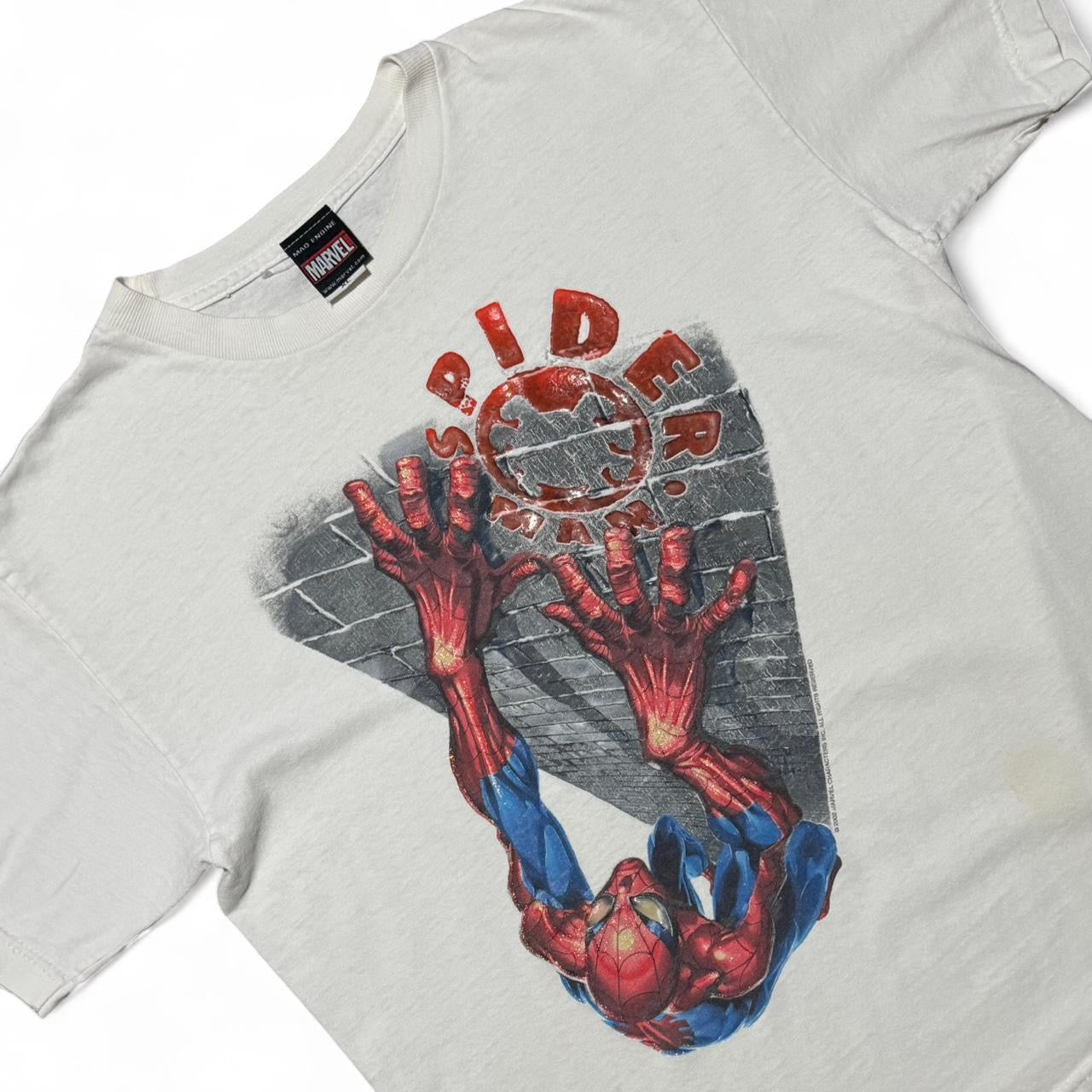 2002 Spiderman Marvel Comics Wall Scaling Sparkle Graphic T-shirt