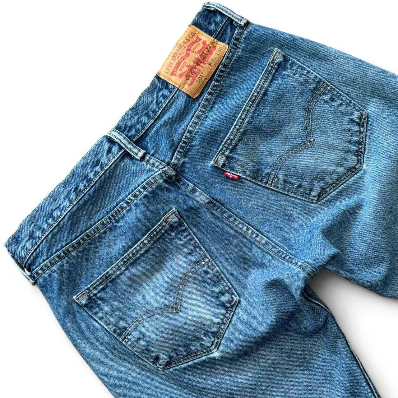 90s Levi’s 501 Light Blue Wash Straight Leg Hemmed Jeans