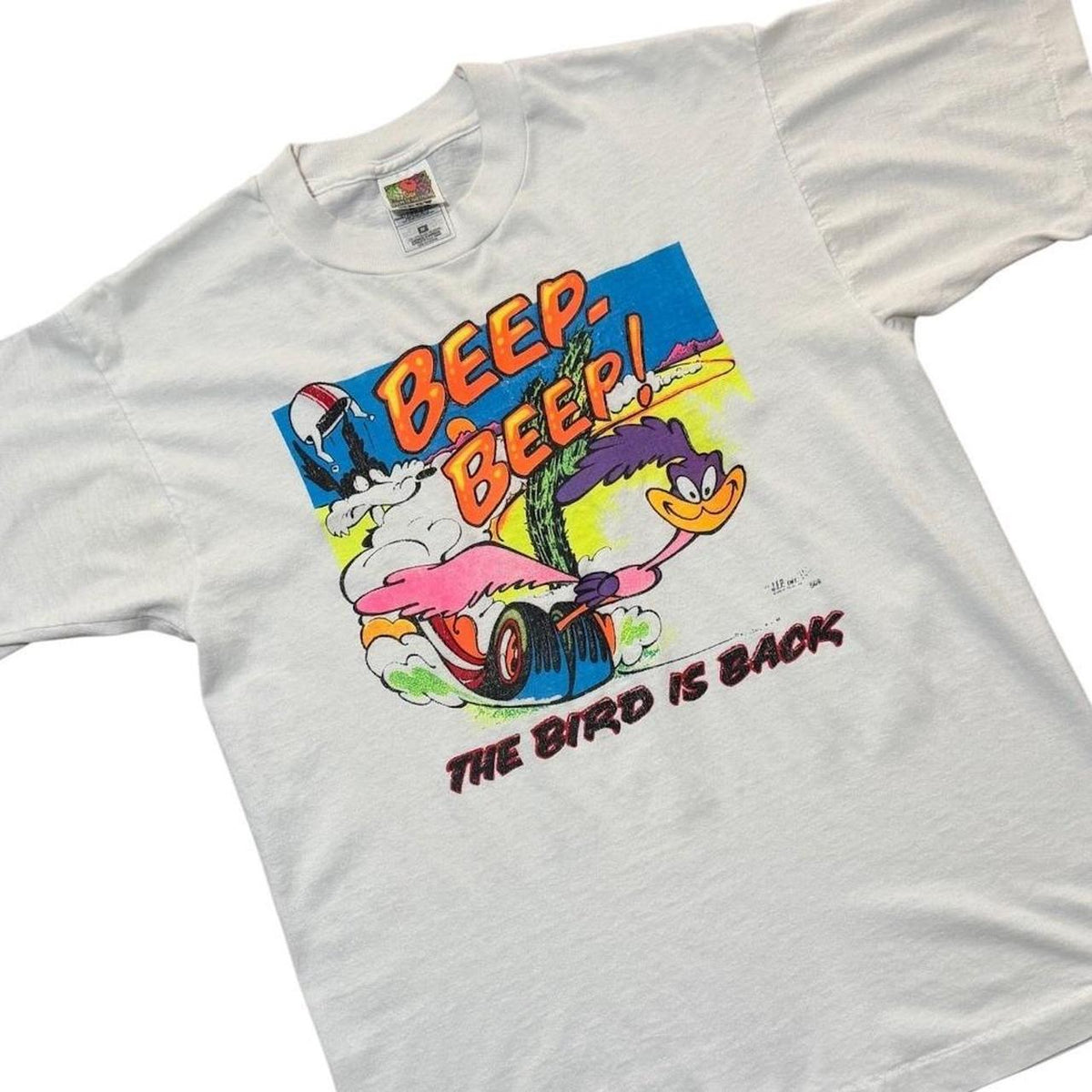 90s Road Runner Wile E Coyote Bird is Back Graphic Cartoon Promo T-shirt