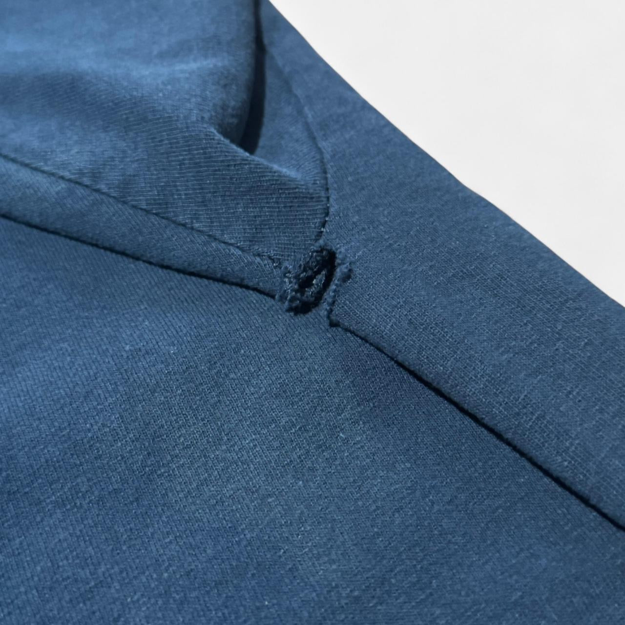 Vintage Y2K Vancouver Canucks NHL Hockey Faded Black/Navy T-shirt