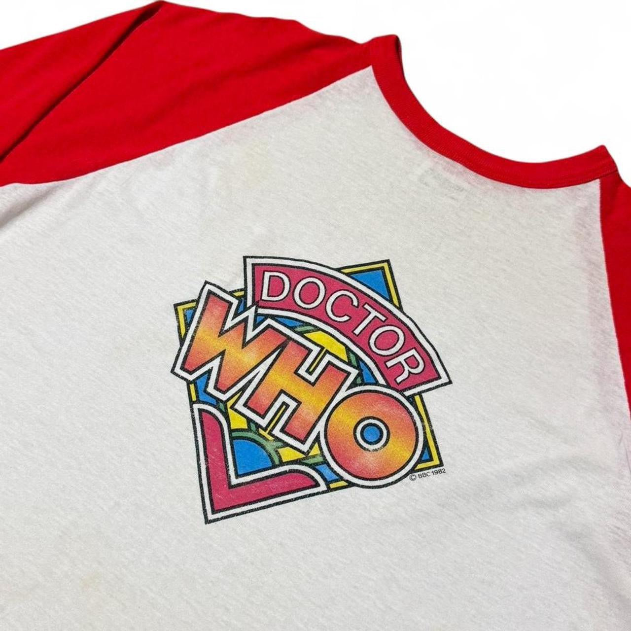 Vintage 1982 Doctor Who BBC Production Sci-FI Tv Show Promo Raglan Shirt