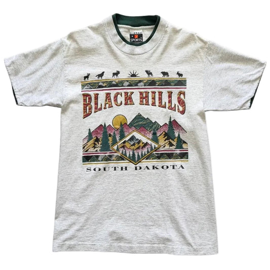 Vintage 90s Black Hills South Dakota Mountain Nature Outdoors Graphic T-shirt