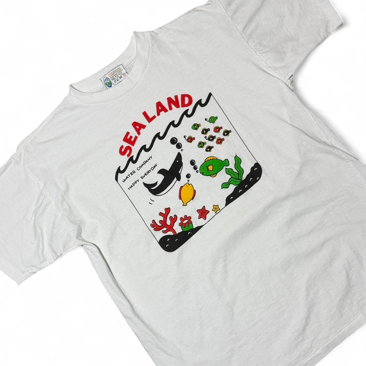 Vintage 90s Sea Land Water Nature Ocean Fish Art Graphic T-Shirt