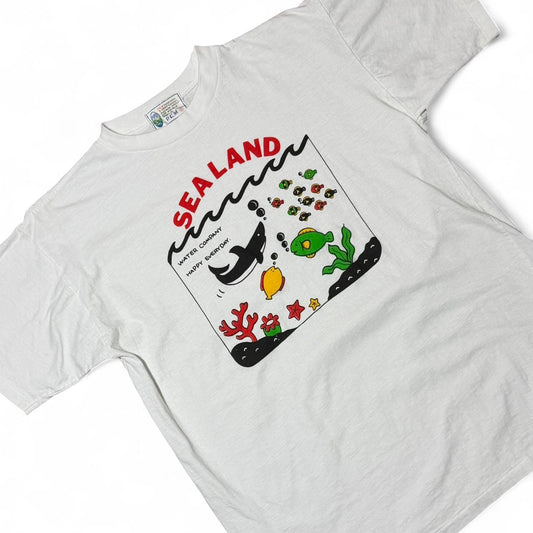 Vintage 90s Sea Land Water Nature Ocean Fish Art Graphic T-Shirt