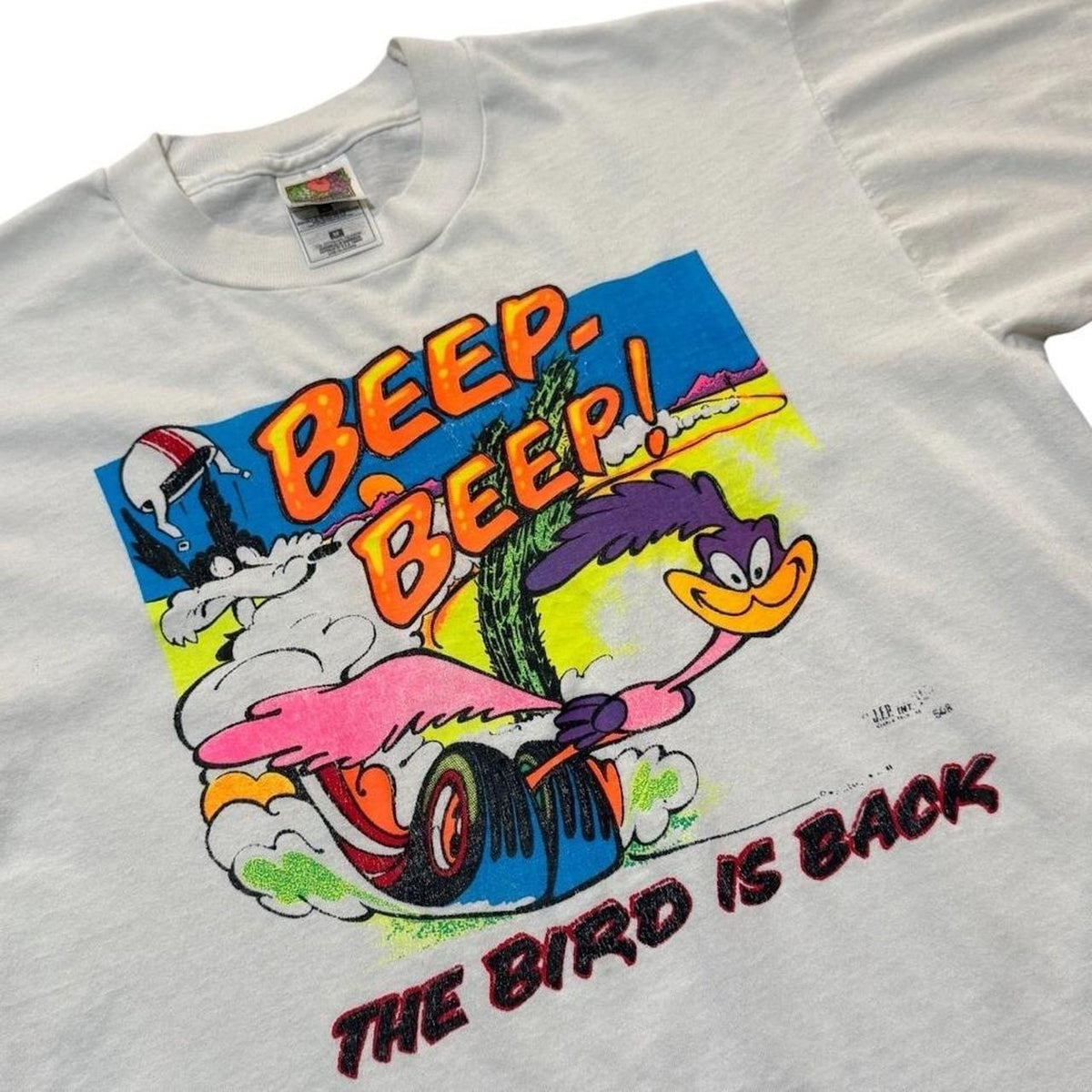 90s Road Runner Wile E Coyote Bird is Back Graphic Cartoon Promo T-shirt