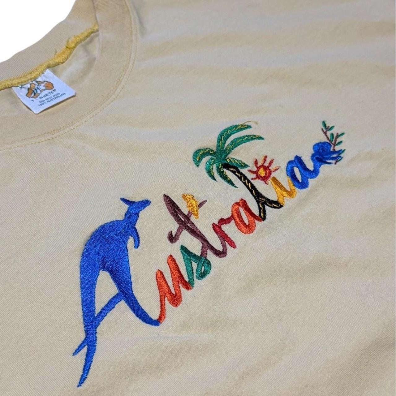 90s Australia Embroidered Kangaroo Nature Gold Coast Souvenir T-shirt