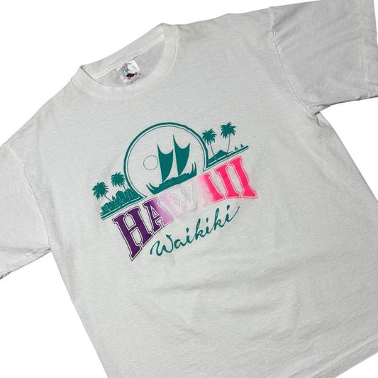 90s Caribbean Dream Hawaii Waikiki Travel Souvenir Art Graphic T-shirt