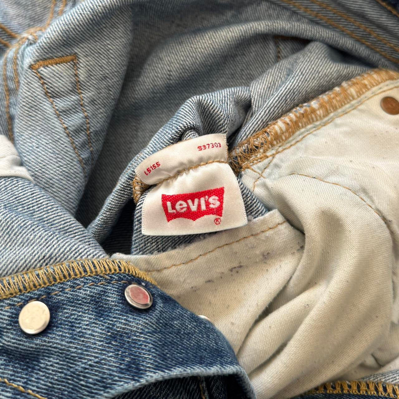 90s Levi’s 501 Light Blue Wash Straight Leg Hemmed Jeans